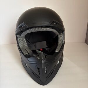 Matte Black Full-Face VR/AR Protective Helmet Cover - Black